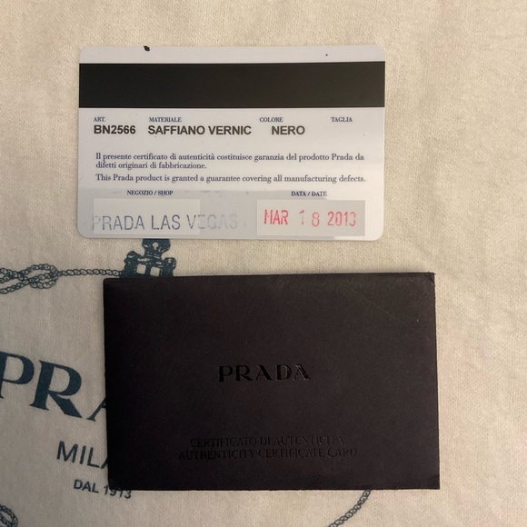 Prada SAFFIANO LEATHER HANDBAG - Picture 10 of 13